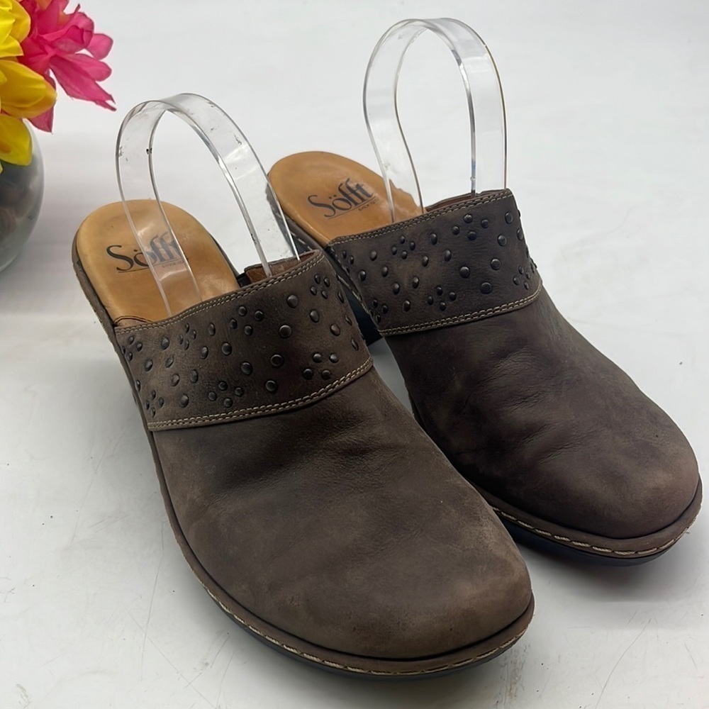 Sofft Brown Studded Mule Clog Size 8.5. CM3958F